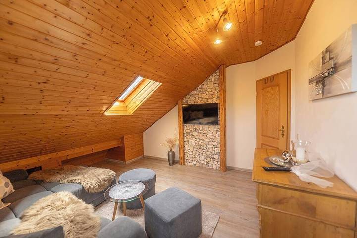 Ferienwohnung für 3 Personen, mit Balkon und Garten sowie Sauna in Moosbach