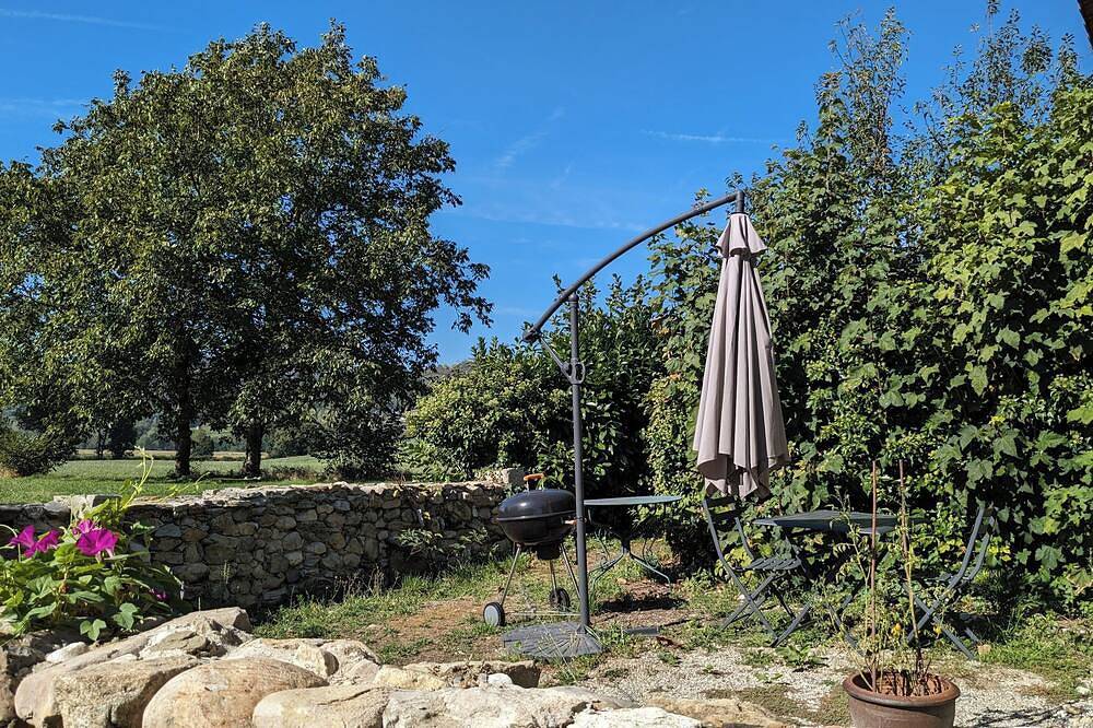 Vacation rental lakes, vineyards and mountains area in Massignieu-de-Rives, Belley