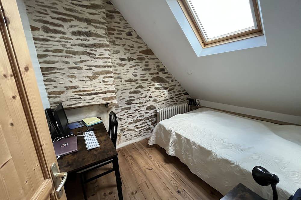 Fisherman's cottage with enclosed garden 150m from the water - 120m2 (6 people) in Le Minihic-sur-Rance, Saint-Malo und Umgebung