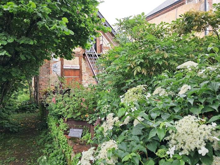 Location de vacances pour 3 personnes, avec sauna et piscine ainsi que vue et jardin, animaux acceptés à Aubigny-sur-Nère - 2