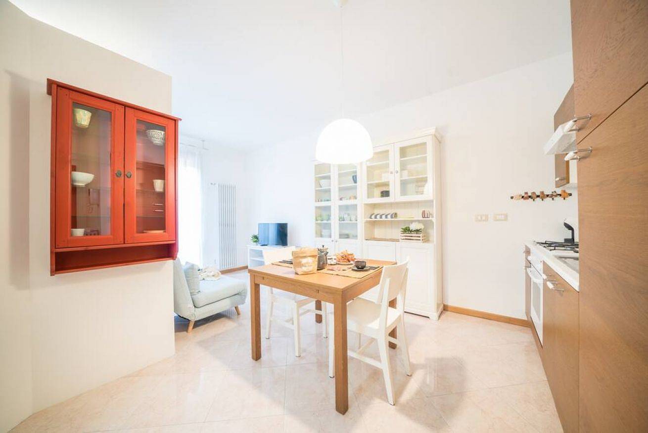 Appartement entier, Appartement de vacances pour 2 personnes in Desenzano del Garda, Montagnes autour du lac de Garde
