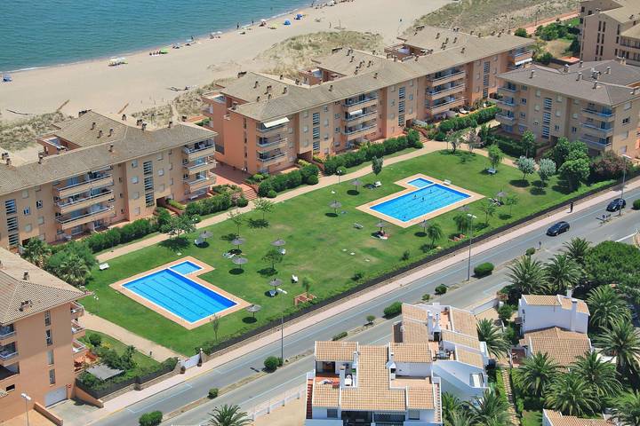 Ferienwohnung für 7 Personen, mit Balkon und Terrasse sowie Kinderpool und Ausblick in Playa de Pals