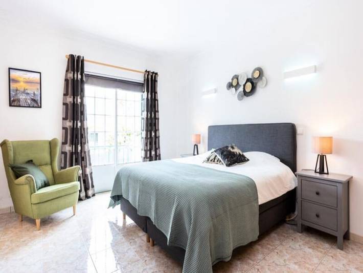 Gîte pour 6 personnes, avec jardin et piscine, adapté aux familles dans Pata De Cima - 2