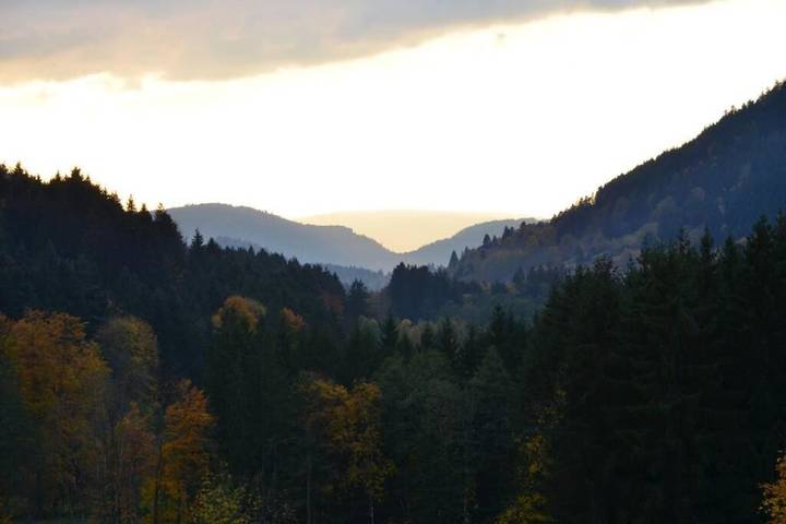 Location de vacances pour 5 personnes, avec jardin et vue à Rochesson - 4