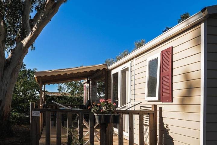 Camping pour 6 personnes, avec Terrasse