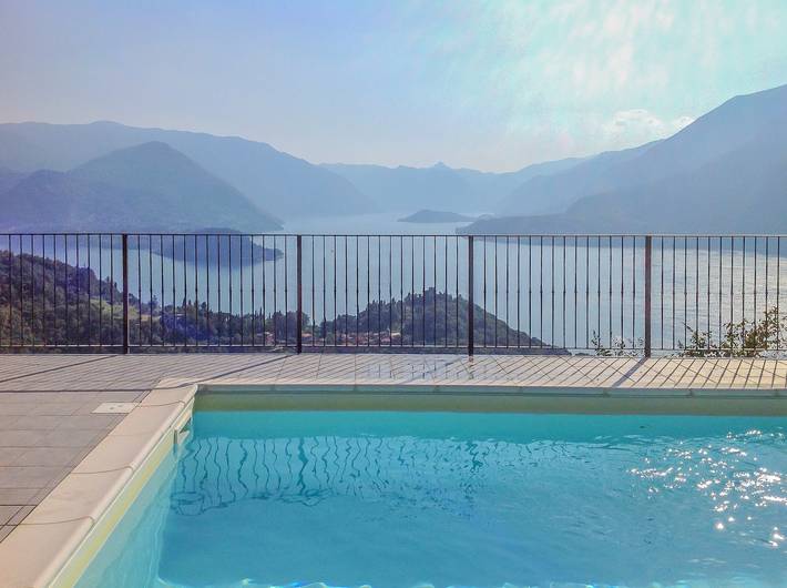 Gîte pour 4 personnes, avec vue sur le lac et jardin dans Perledo