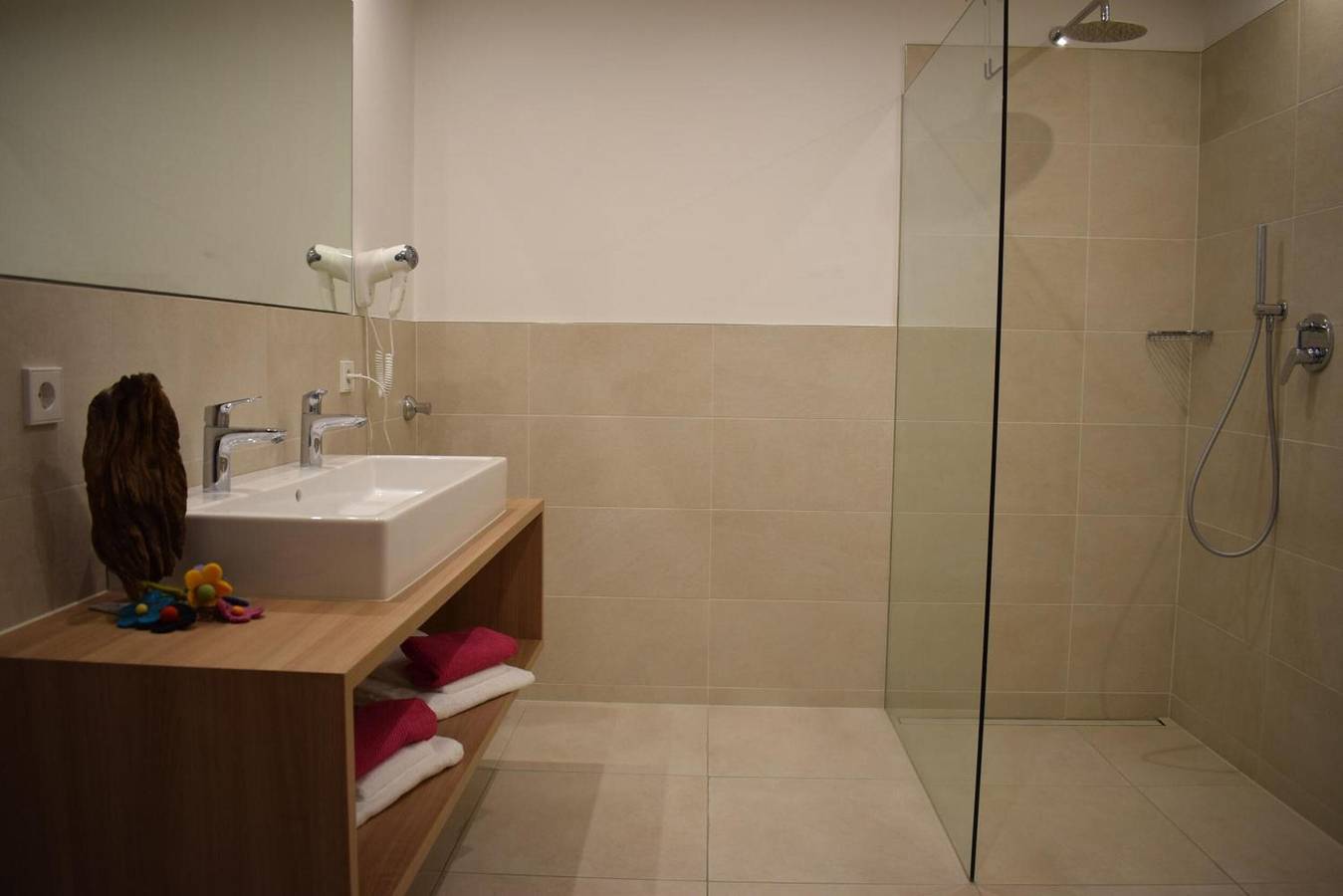 Entire apartment, Apartment 'Residence Ladurn Stein' with Mountain View, Private Terrace and Wi-Fi in Tyrol (South Tyrol), Texel Group