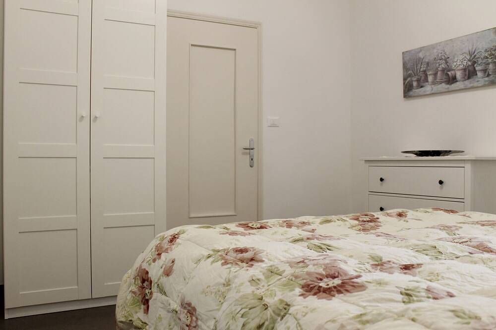 Geheel appartement, King Lear - White Rose - 2 tot 5 personen op 100 meter van de Arena in Centro Storico, Verona