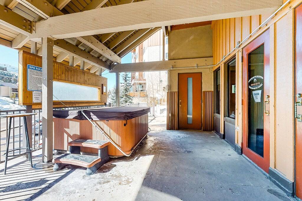 Ganze Wohnung, Casual condo with a hot tub, high-speed Wifi & a washer/dryer in Mount Crested Butte, Crested Butte Mountain Resort