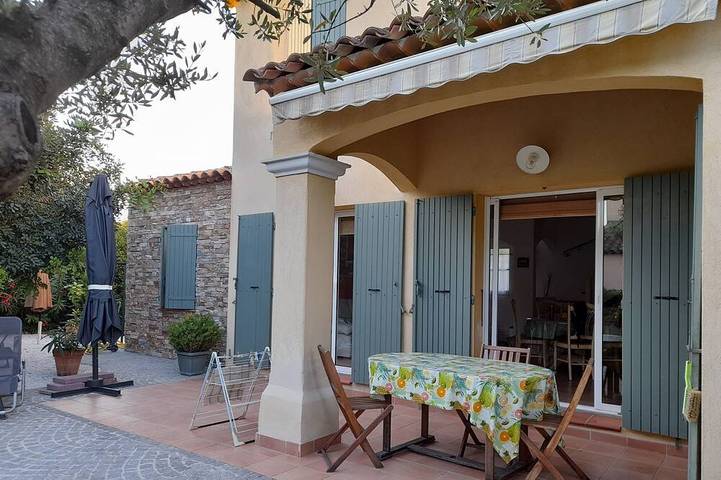 Villa pour 6 personnes, avec Jacuzzi ainsi que Terrasse et Jardin à Bandol