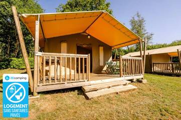 Tente pour 5 personnes, avec sauna et jacuzzi en Bretagne