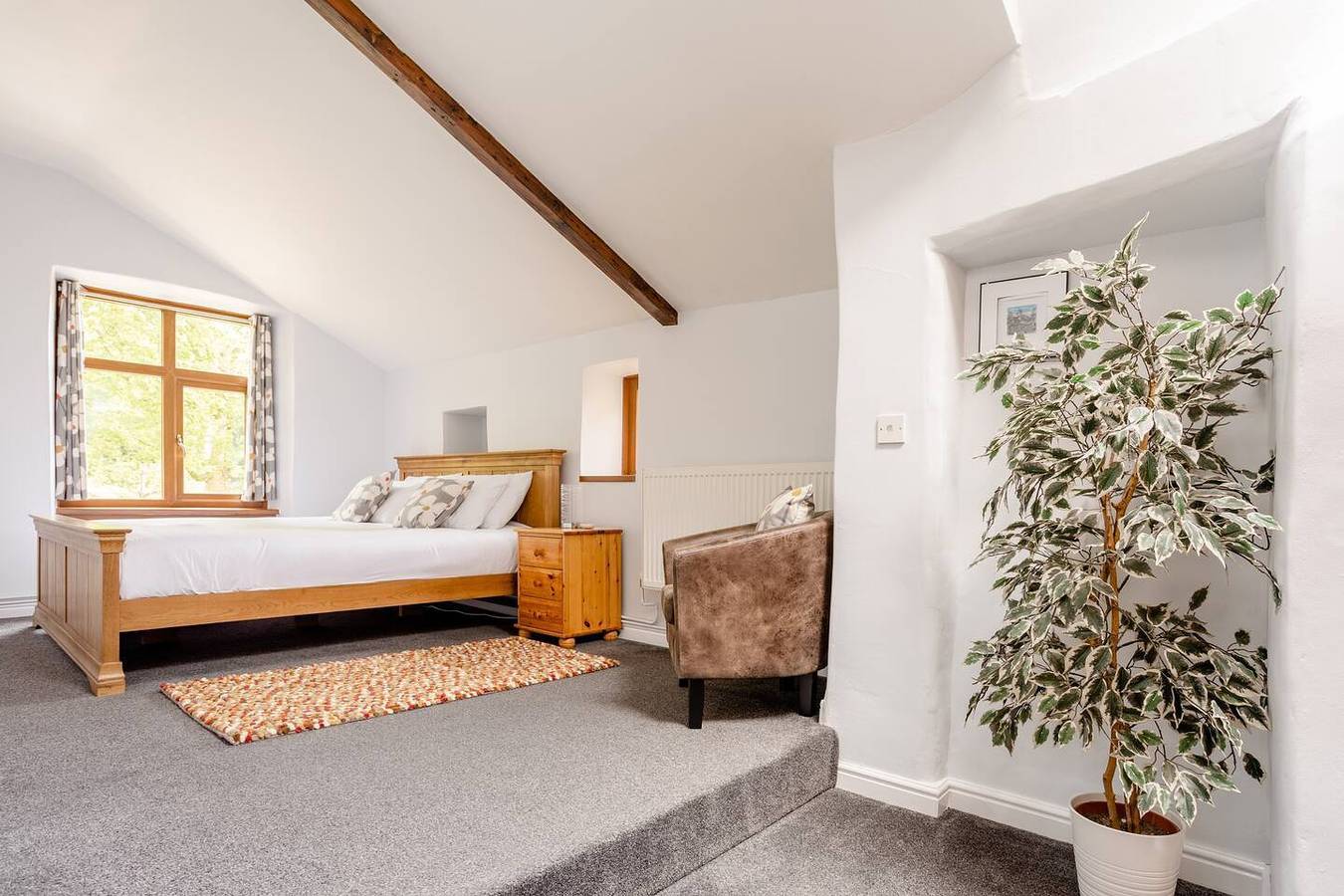 Entire holiday apartment, Oldmill-2Bed-Sleeps6-Hottub-Privategarden in West Yorkshire