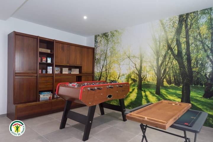 Gîte pour 8 personnes, avec jardin et terrasse à Saint-Hilaire-du-Rosier - 4