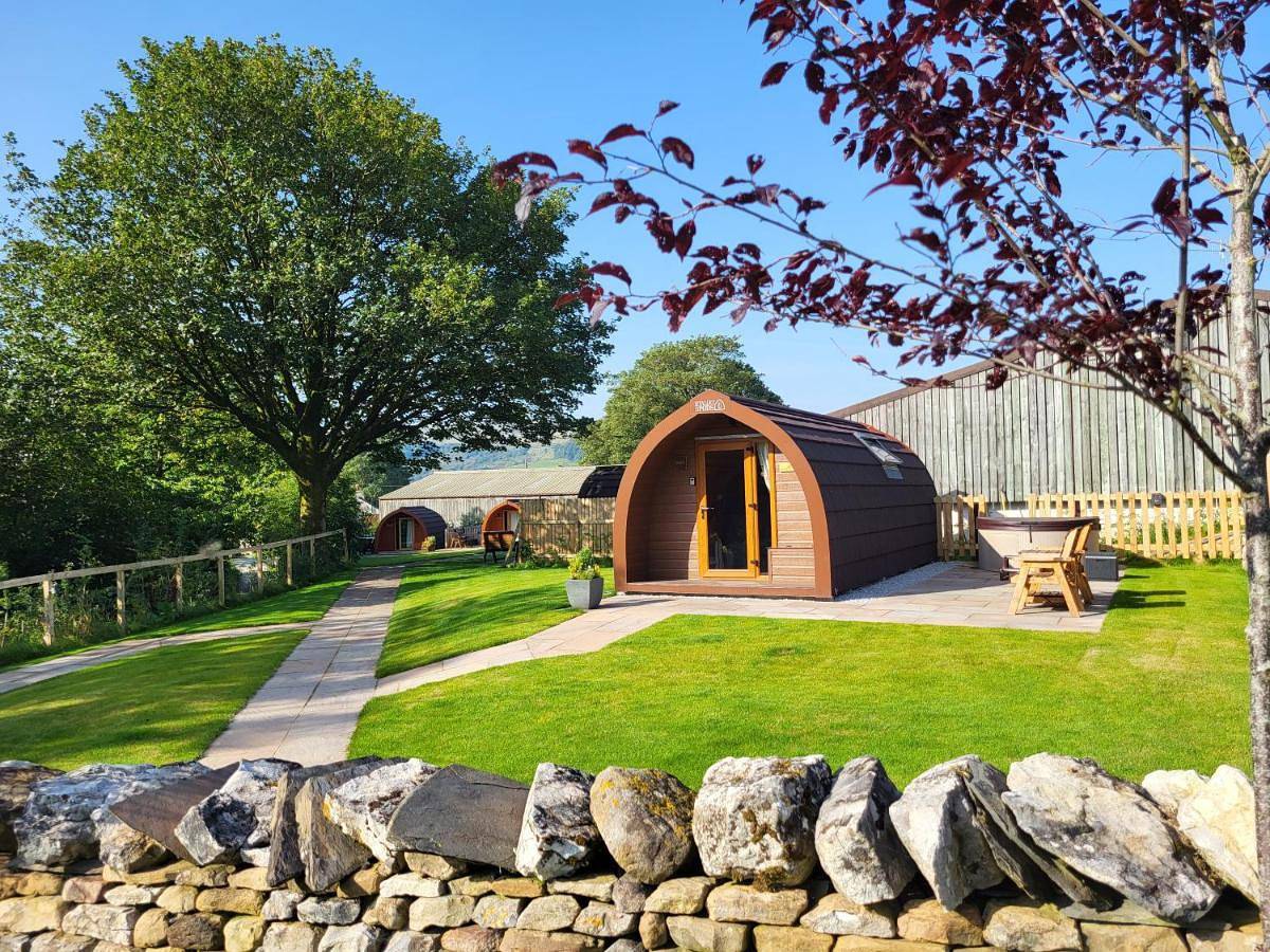 Double room with Patio and Hot Tub (Ribble) in Horton in Ribblesdale, Yorkshire Dales National Park
