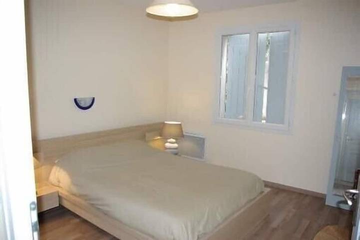 Location de vacances pour 14 personnes, avec jardin ainsi que terrasse et bassin pour enfant dans Plage des Vergnes - 2