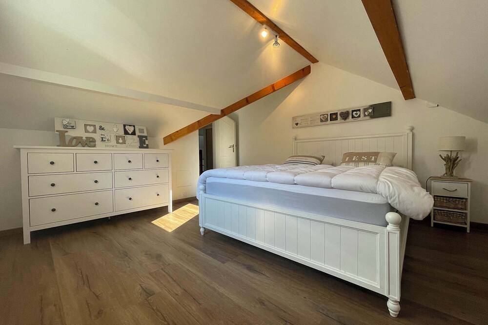 Villa resort 18p. lake view sauna near lake, ski, ideal for families/groups in Savines-le-Lac, Écrins National Park