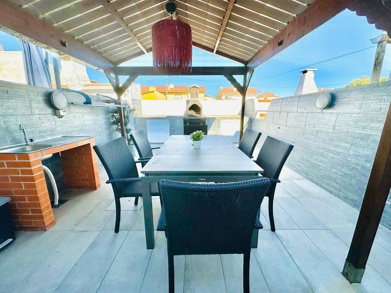 Ganze Wohnung, Ferienwohnung 'Casa Azul' mit privater Terrasse, privatem Garten und Wi-Fi in Ria de Aveiro, Torreira