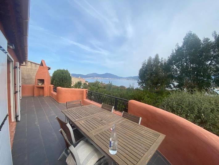 Villa pour 8 personnes, avec jardin et vue, animaux acceptés dans Porticcio