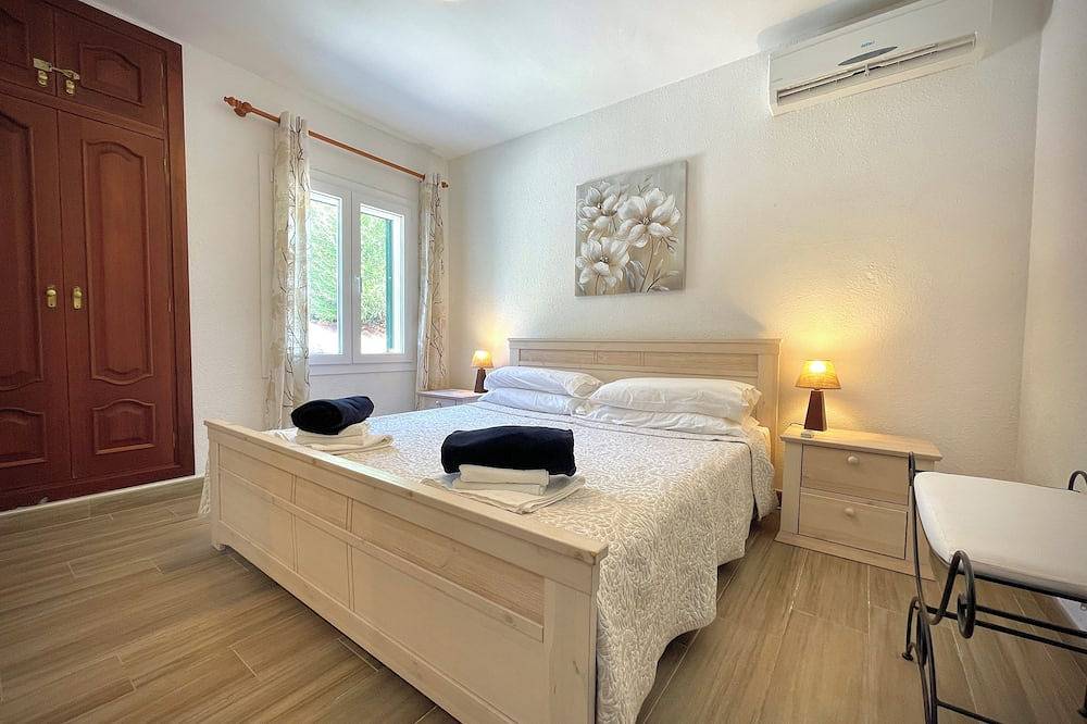 Villa Honeysuckle in Son Parc, Es Mercadal