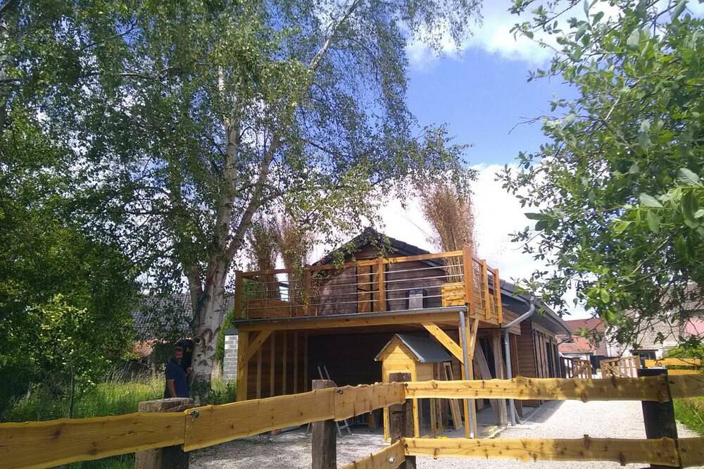 Wooden chalet in Hasnon, tranquility and comfort with terrace and garden in Hasnon, Valenciennes region