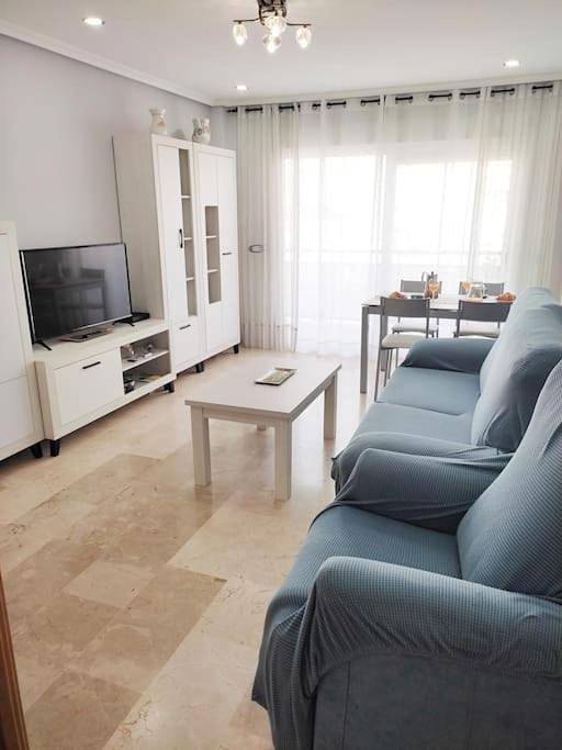 Appartamento per 4 persone, con Balcone e Terrazza nonché Giardino e Piscina a Arroyo de La Miel