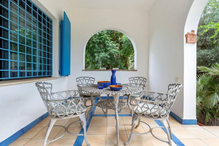 Villa für 6 Personen, mit Balkon und Terrasse sowie Garten und Ausblick