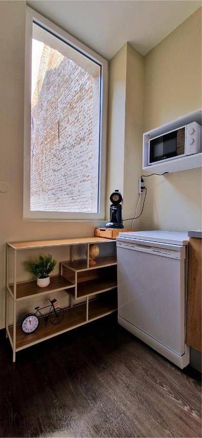 Appartement entier, Two-Bedroom Apartment with City View in Douai, Département Nord