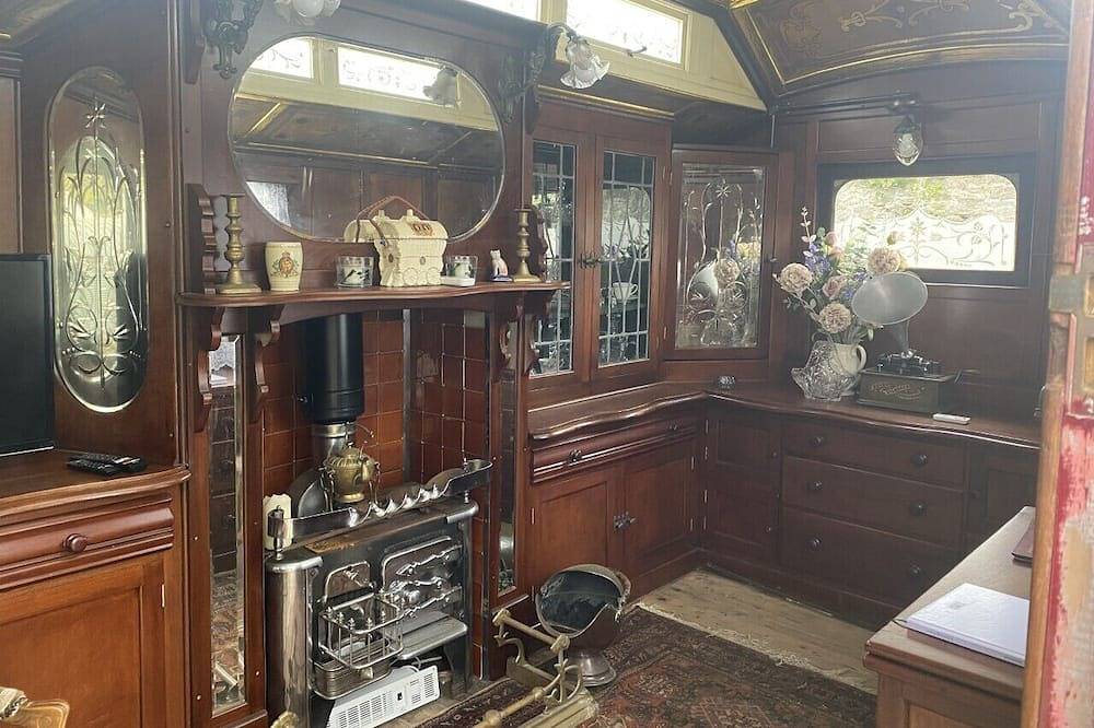 Vintage Showman's Wagon For Two Close to Beach in Plymouth, South West England