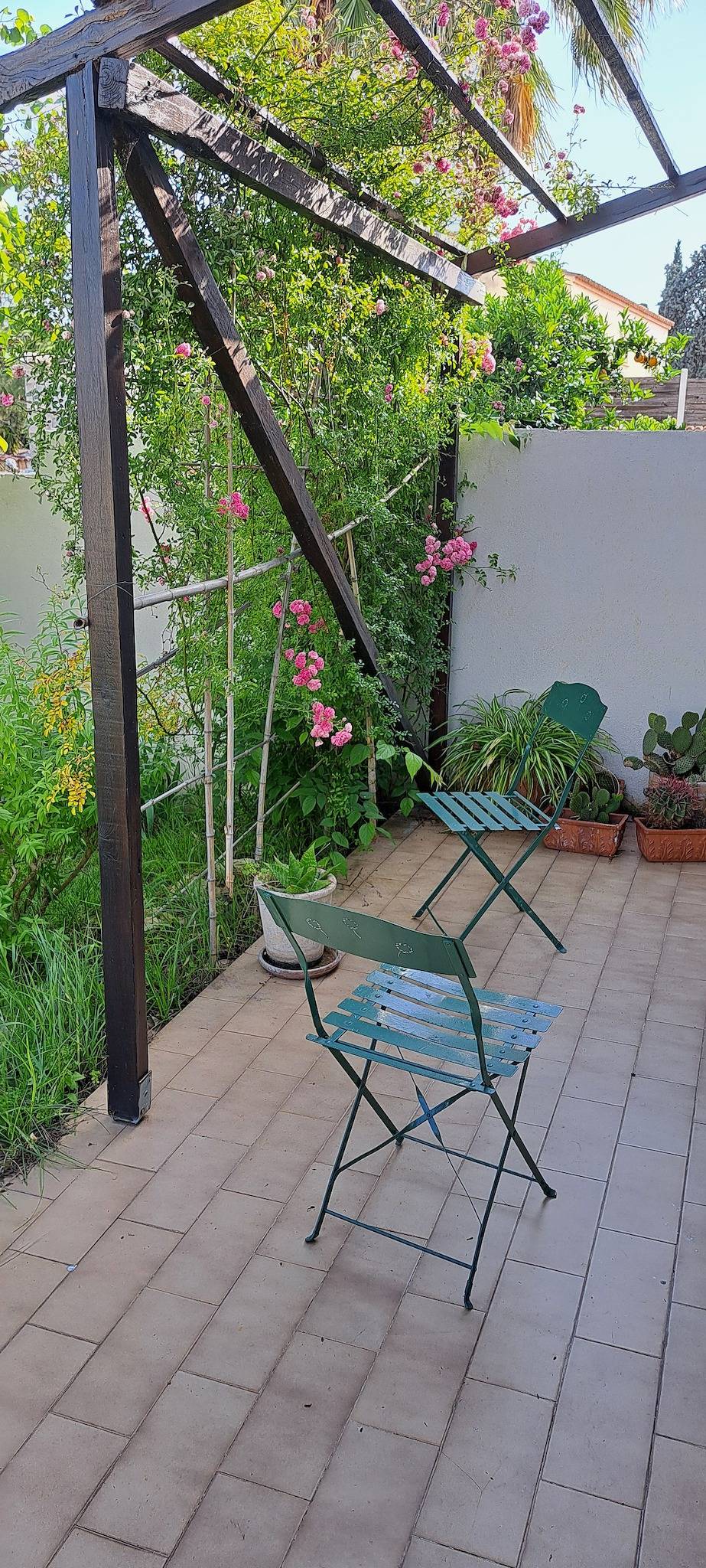 Chambre d'hôtes 'Cantegrel 1er Étage de 1 à 5' avec Terrasse Partagée, Jardin Partagé et Wi-Fi in Lunel-Viel, Côte d'Améthyste