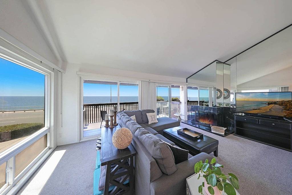 Ultimate Beach House für Ihren nächsten Urlaub ~ 50 Meter vom Strand entfernt! in Carlsbad, San Diego County