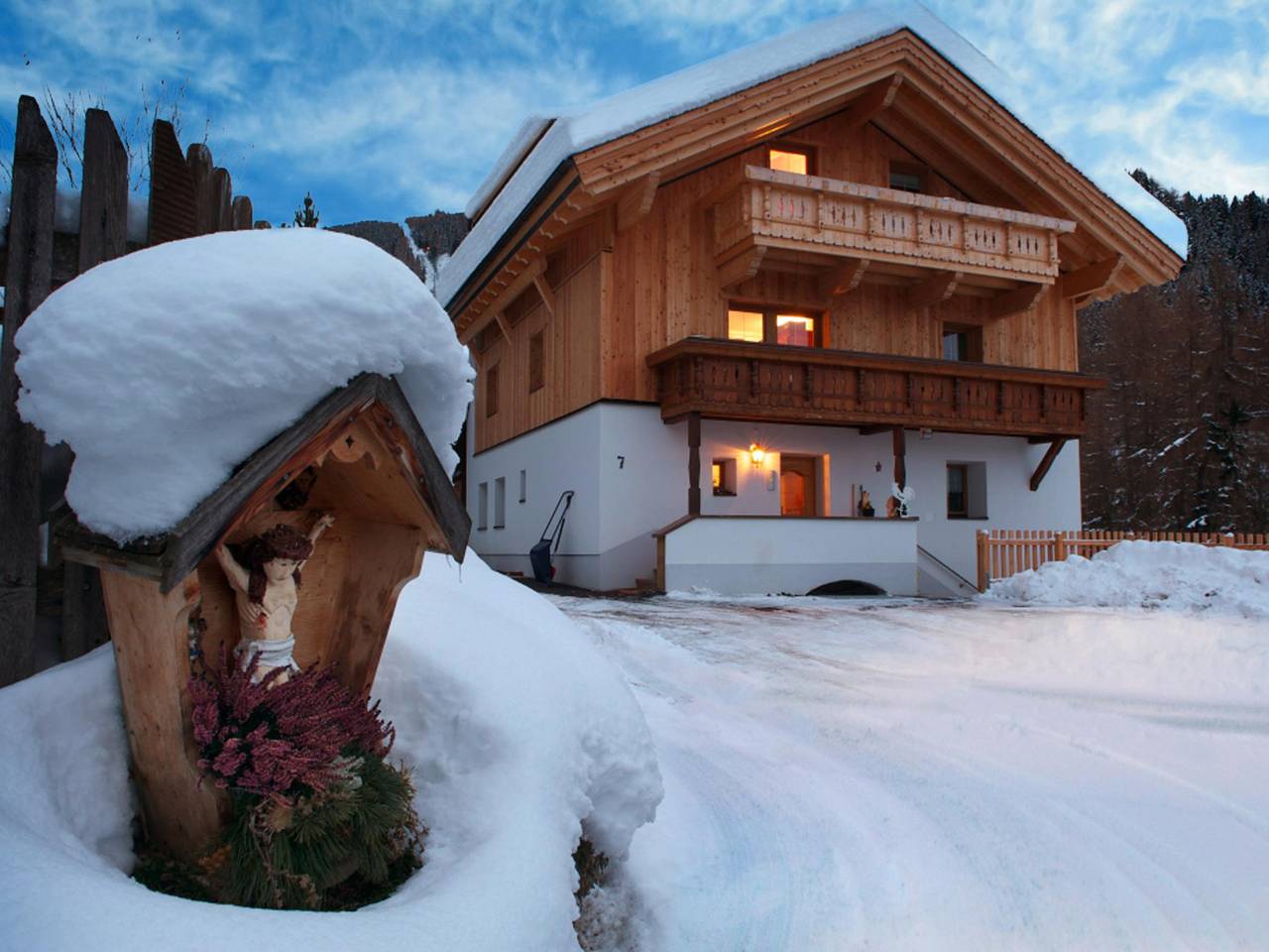 Hel lejlighed, Cosy apartment near ski lift in Fendels in Glockturmkamm, Fendels