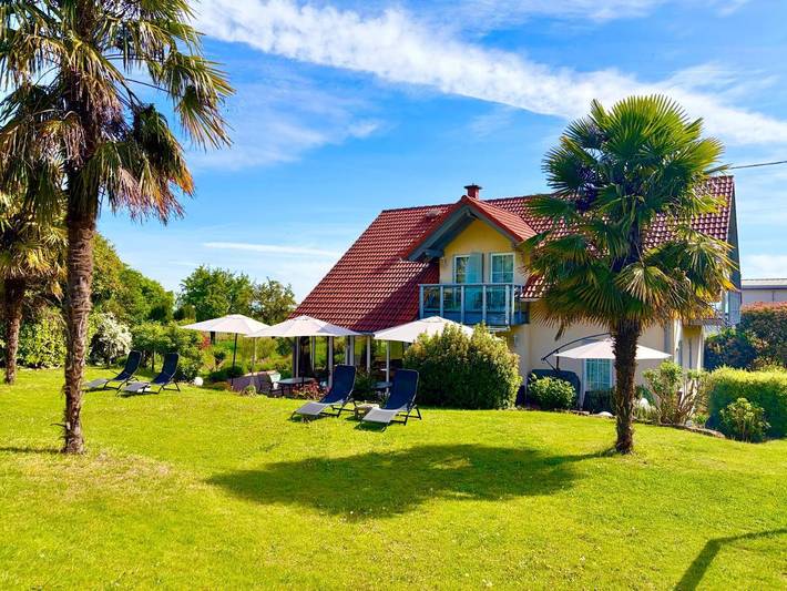 BnB für 2 Personen, mit Balkon und Terrasse sowie Garten und Ausblick in Neustadt an der Weinstraße
