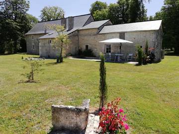 Gîte pour 8 personnes, avec vue et jardin à Marigny (Deux-Sèvres)