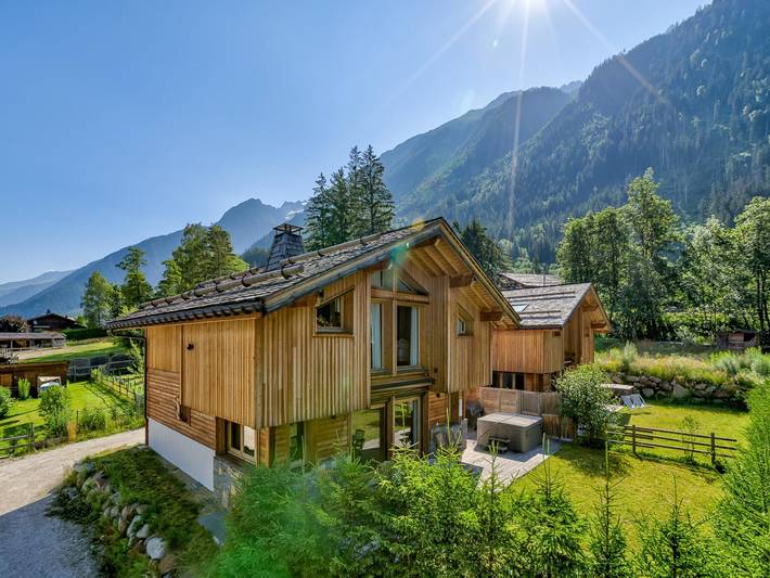 Ferienhaus für 10 Personen, mit Terrasse und Whirlpool sowie Garten und Sauna in Chamonix