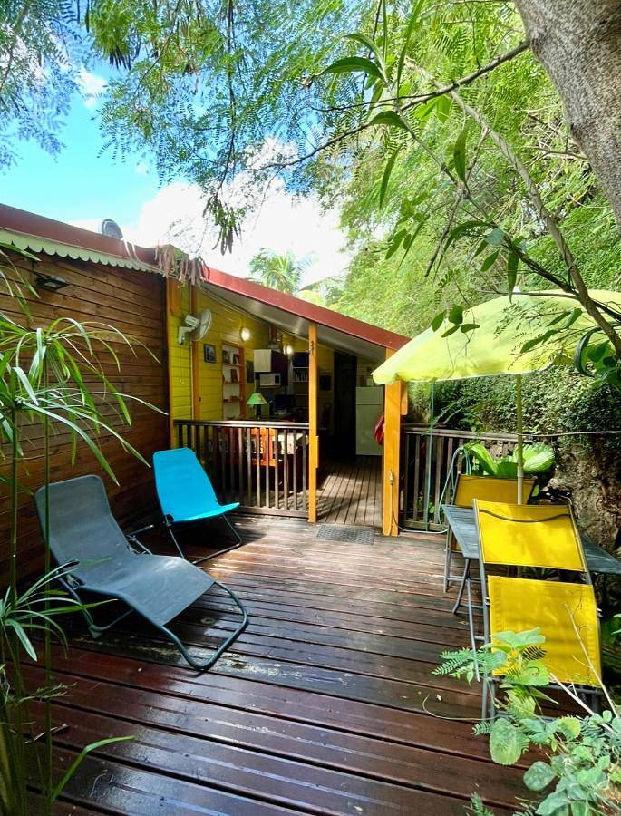 Location de vacances pour 2 personnes, avec jardin et vue, animaux acceptés dans Plage de Petite Anse