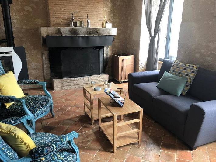 Location de vacances pour 4 personnes, avec Terrasse ainsi que Jardin et Piscine dans La Chapelle-Saint-Martin-en-Plaine