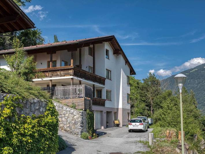 Ferienwohnung für 6 Personen, mit Balkon und Terrasse sowie Ausblick in Landeck