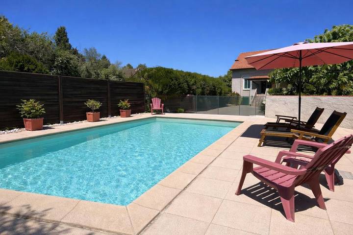 Casa de vacaciones para 4 personas, con jardín además de vistas y piscina - 1