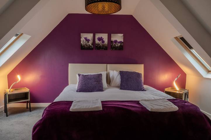 Vacation rental for 8 people, with Terrace and Yard in Nottingham