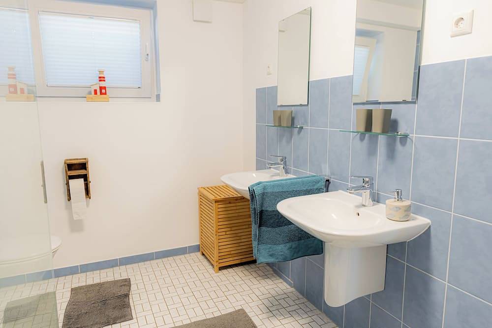 Ganze Wohnung, Großzügige \"Ferienwohnung am Königsgehege\" Plön in Plön, Plön (Stadt)