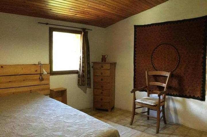 Location de vacances pour 9 personnes, avec Jacuzzi et Terrasse ainsi que Jardin et Piscine à Barrême - 2