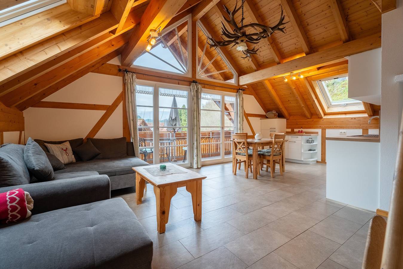 Ganze Wohnung, Ferienwohnung 'Kronenhirsch' mit Balkon und Wlan in Oberharmersbach, Mittlerer Schwarzwald