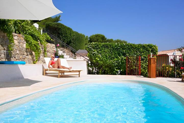 Chambre d’hôte pour 2 personnes, avec piscine et jardin