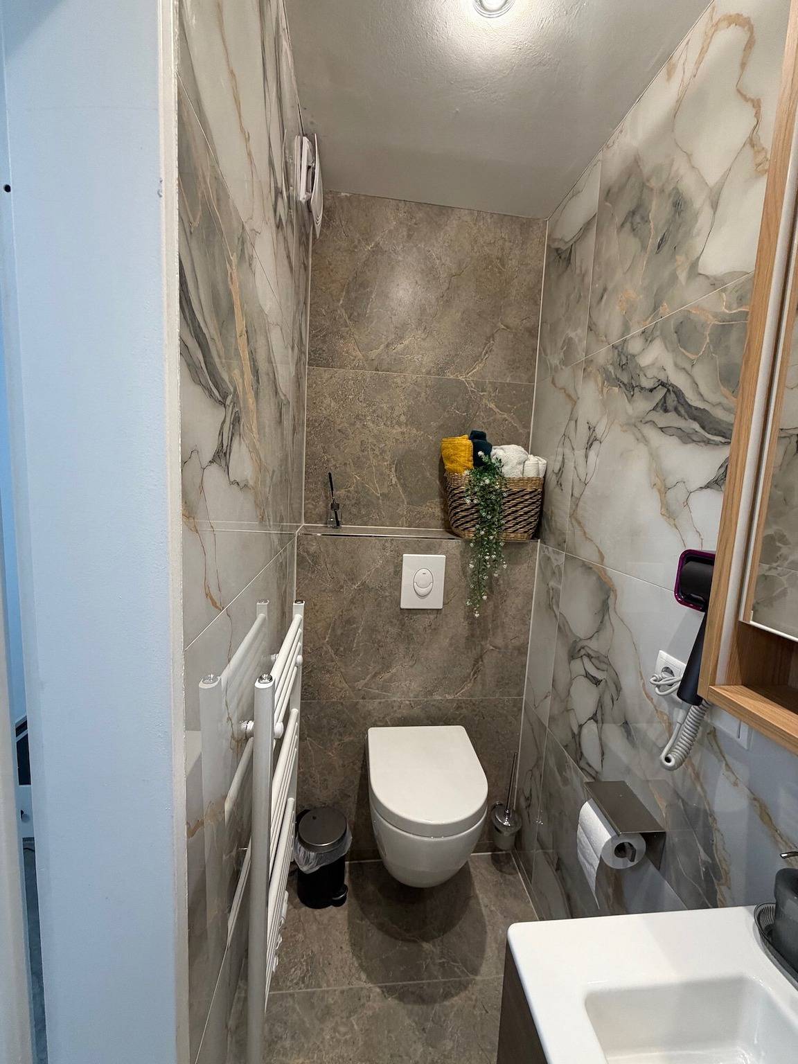 Zimmer 'Deluxe Apartment 2Og' mit Wlan und Klimaanlage in Bonn, Rheinland