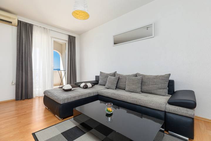 Apartament wakacyjny dla 7 osób, z Balkon/ taras w Podgora