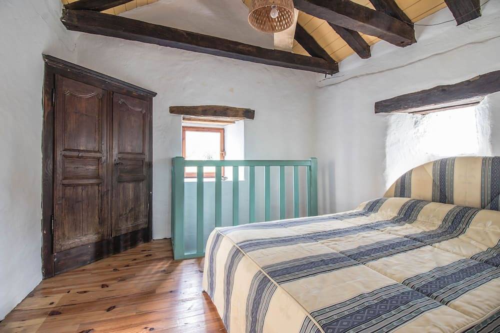 Vacances individuelles dans un domaine en grès rénové du 16 siècle in Aujac, Parc national des Cévennes