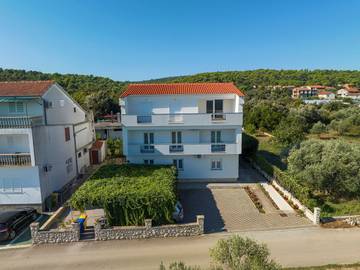 Ferienwohnung für 4 Personen in Ugrinici, Tkon, Bild 2