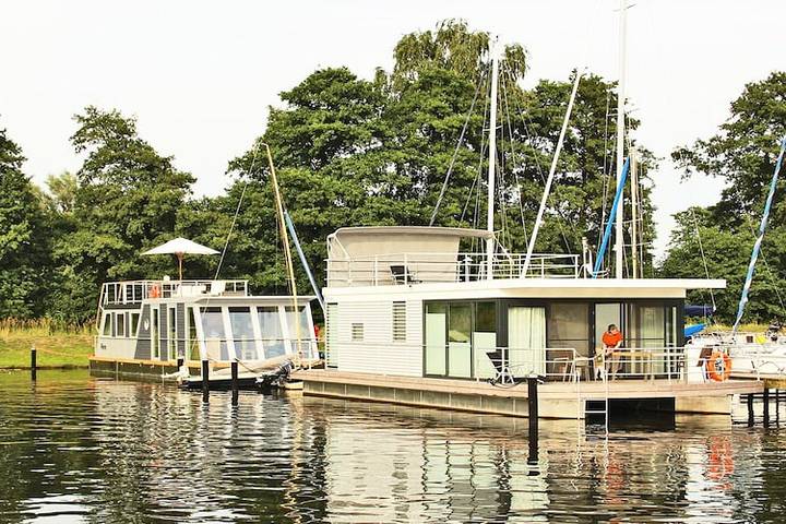 Hausboot für 3 Personen, mit Terrasse, kinderfreundlich im Stettiner Haff