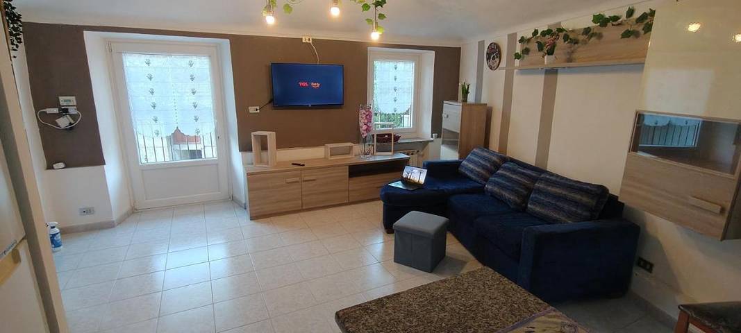 Gîte pour 4 personnes, avec Balcon ainsi que Terrasse et Vue à Suse
