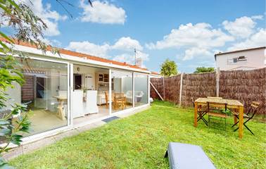 Gîte pour 4 personnes, avec terrasse et jardin à L'Épine